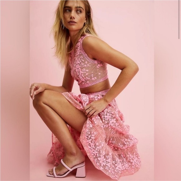 NWOT Bronx and Banco Megan lace floral pink nude two piece set top midi skirt - Picture 10 of 11